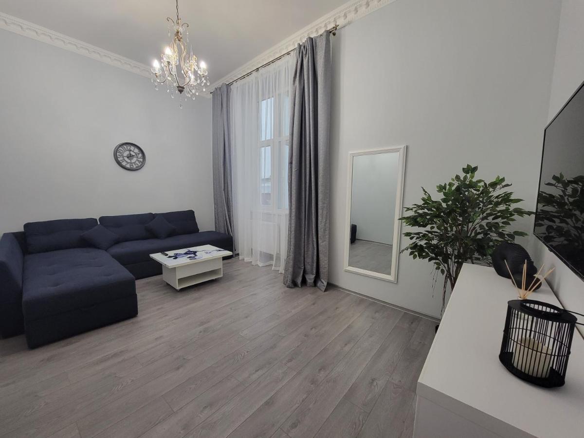 Warm & Cozy Apartment In The Heart Of Historical לבוב מראה חיצוני תמונה
